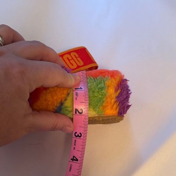 UGG Fluff Yeah Slide Sandel Slip On Rainbow Pride Colorful Size 7 Shearling - Picture 8 of 10